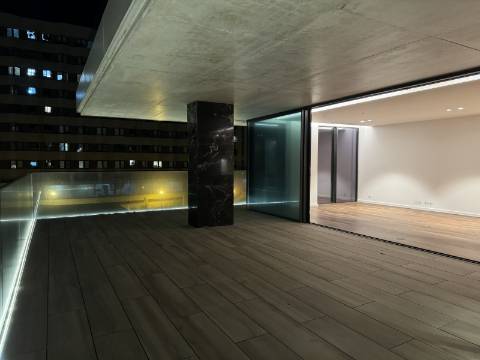 T2 Novo com varanda de 67 m2, Vista Parque da Cidade , Matosinhos Sul.