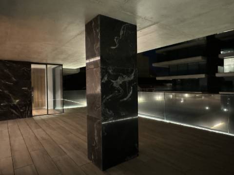 T2 Novo com varanda de 67 m2, Vista Parque da Cidade , Matosinhos Sul.