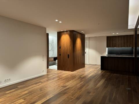 T2 Novo com varanda de 67 m2, Vista Parque da Cidade , Matosinhos Sul.