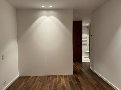 T2 Novo com varanda de 67 m2, Vista Parque da Cidade , Matosinhos Sul.