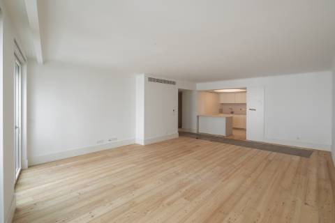 Apartamento T3 em prédio emblemático no centro da cidade, Porto