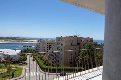 Apartamento T2com vista rio em condomínio fechado