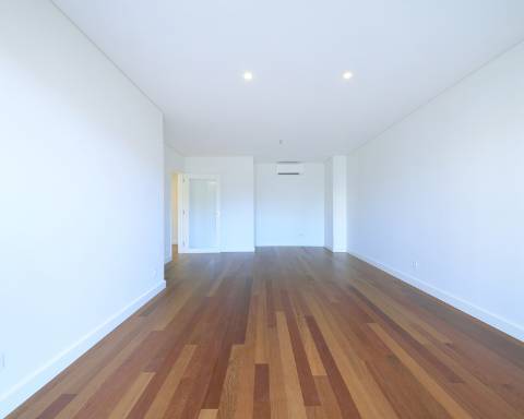 Apartamento T3 com varanda e terraço para venda em Matosinhos, Porto