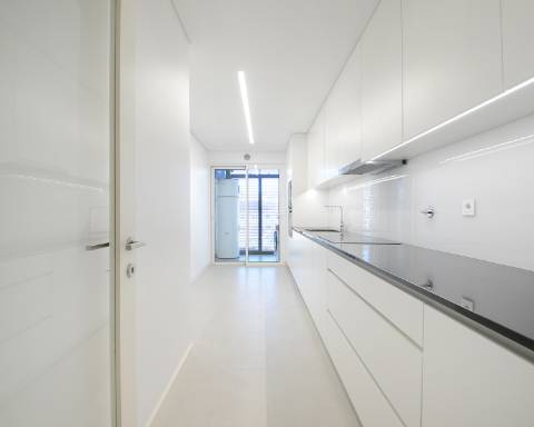 Apartamento T3 com varanda e terraço para venda em Matosinhos, Porto