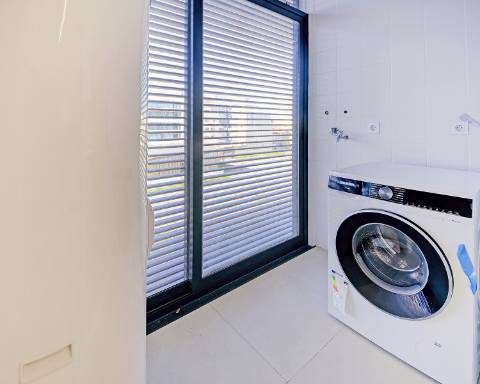 Apartamento T3 com varanda e terraço para venda em Matosinhos, Porto