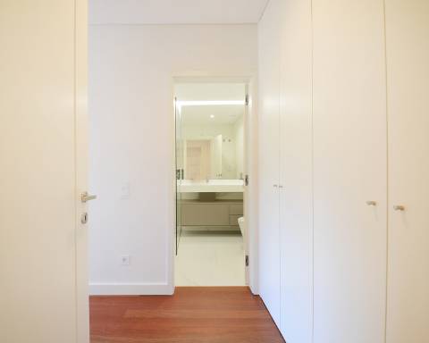 Apartamento T3 com varanda e terraço para venda em Matosinhos, Porto