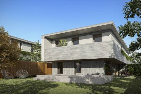 Moradia T4 com jardim em condomínio fechado na Foz, Porto