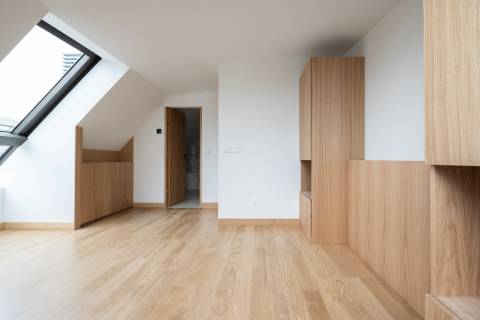 Apartamento T3 duplex com varanda no Centro do Porto