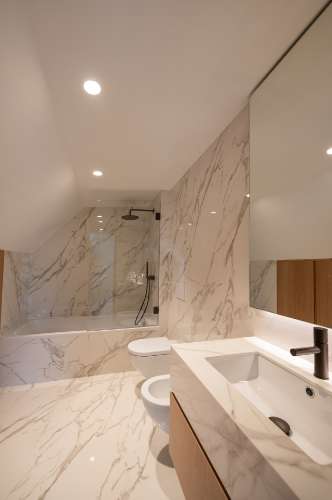 Apartamento T3 duplex com varanda no Centro do Porto