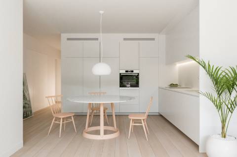 Apartamento T1, com terraço, na Graça