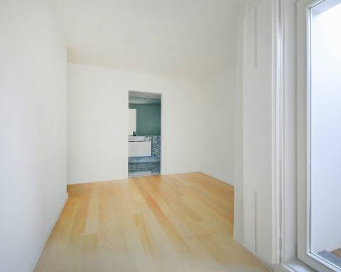 Apartamento T4 duplex com terraço e arrumos na Foz do Douro.