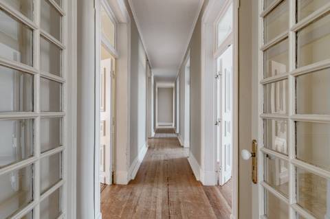 Palacete histórico no Estoril com vista de Mar