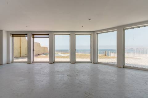 Palacete histórico no Estoril com vista de Mar