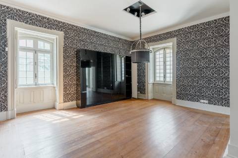 Palacete histórico no Estoril com vista de Mar