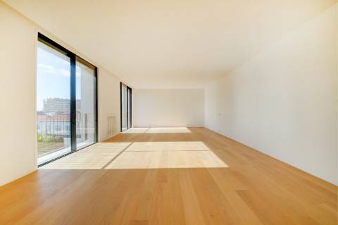 Moradia T3 com terraço e piscina, na Foz do Douro, Porto