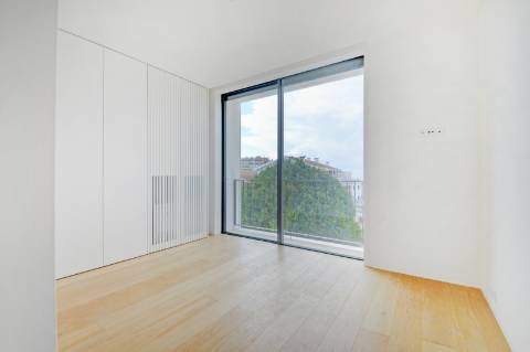 Moradia T3 com terraço e piscina, na Foz do Douro, Porto