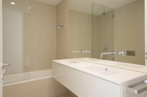 Moradia T3 com terraço e piscina, na Foz do Douro, Porto