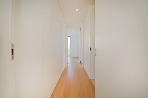 Moradia T3 com terraço e piscina, na Foz do Douro, Porto