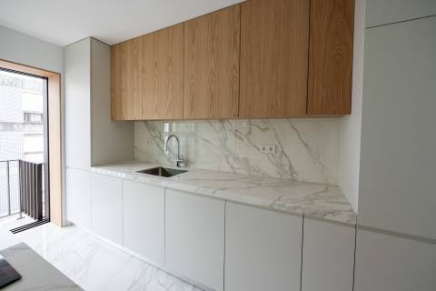 Apartamento T3 duplex no centro da cidade com varanda