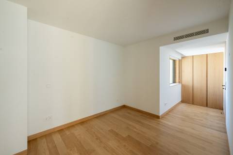 Apartamento T3 duplex no centro da cidade com varanda