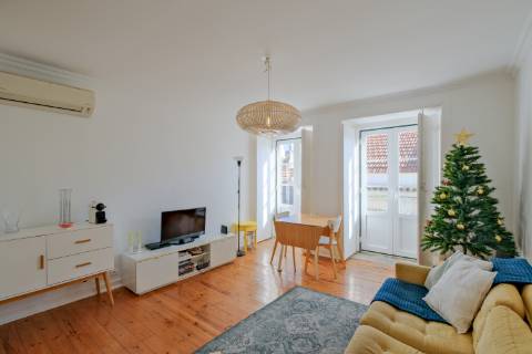 T1+1 Duplex em Alfama, com vista Rio