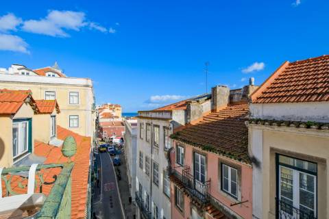 T1+1 Duplex em Alfama, com vista Rio