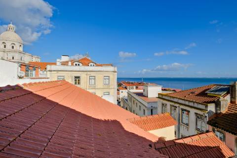 T1+1 Duplex em Alfama, com vista Rio