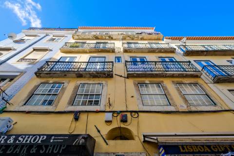 T1+1 Duplex em Alfama, com vista Rio
