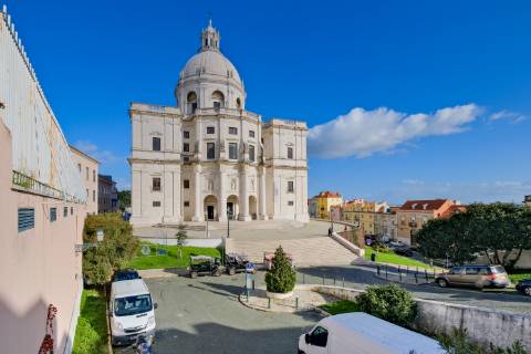 T1+1 Duplex em Alfama, com vista Rio