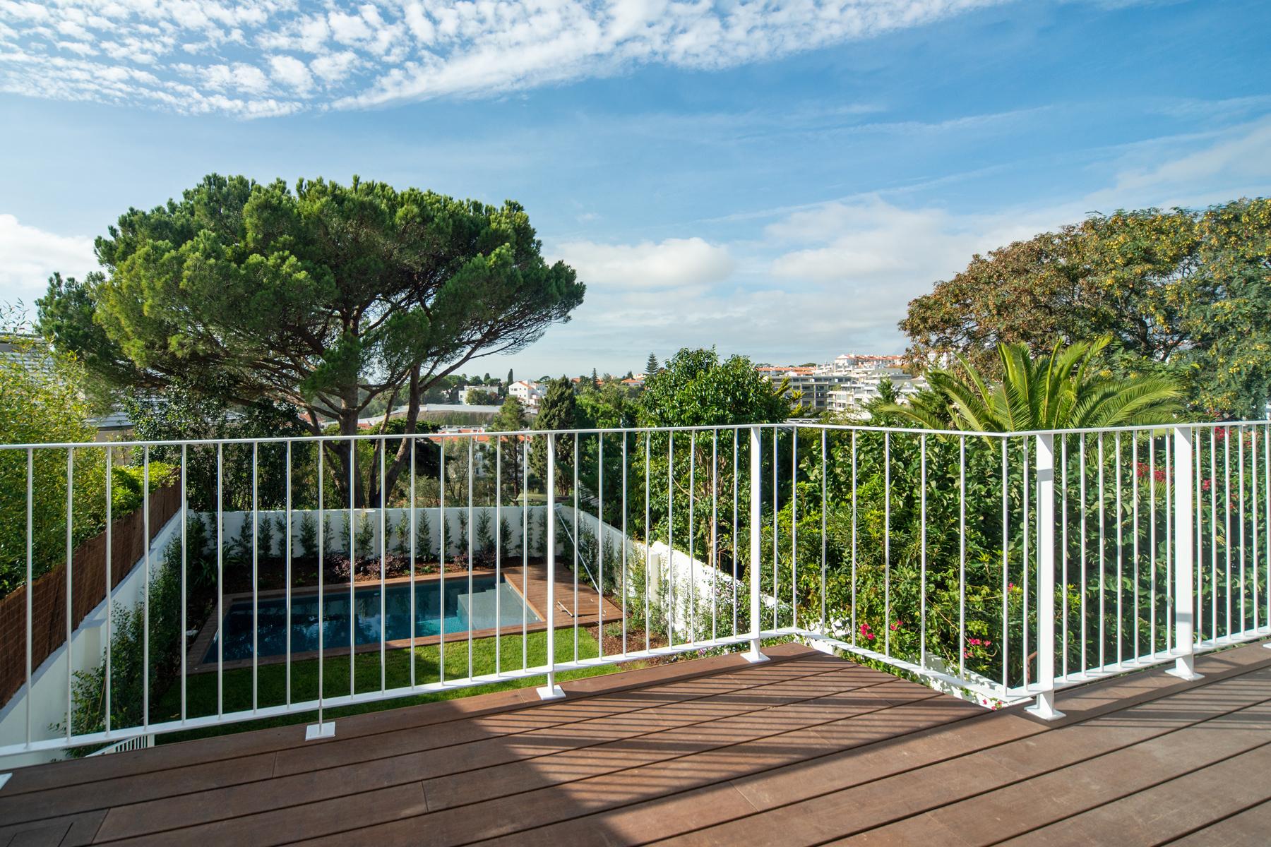 Moradia T4+1, a estrear, no Monte Estoril