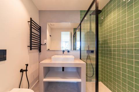 Moradia T4+1, a estrear, no Monte Estoril