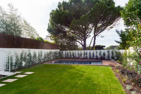 Moradia T4+1, a estrear, no Monte Estoril