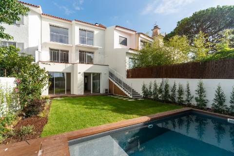 Moradia T4+1, a estrear, no Monte Estoril