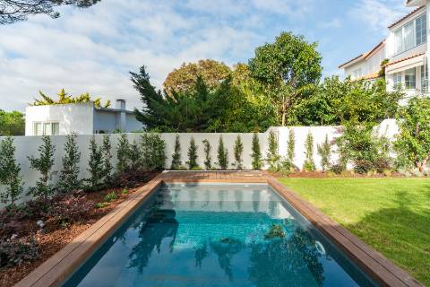 Moradia T4+1, a estrear, no Monte Estoril