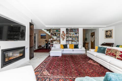 Moradia T6+1, com jardim e piscina, no Centro Histórico de Cascais