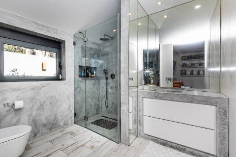 Moradia T6+1, com jardim e piscina, no Centro Histórico de Cascais