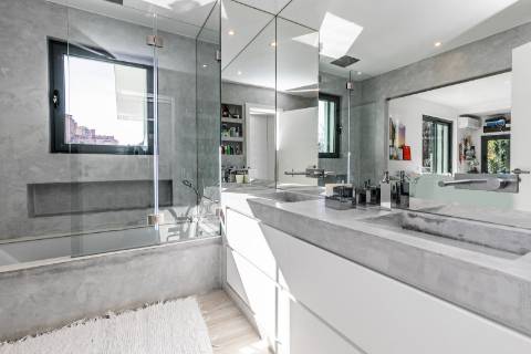 Moradia T6+1, com jardim e piscina, no Centro Histórico de Cascais