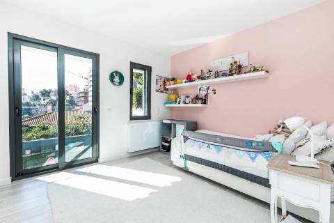 Moradia T6+1, com jardim e piscina, no Centro Histórico de Cascais