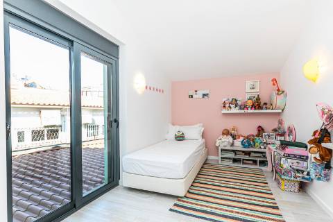 Moradia T6+1, com jardim e piscina, no Centro Histórico de Cascais