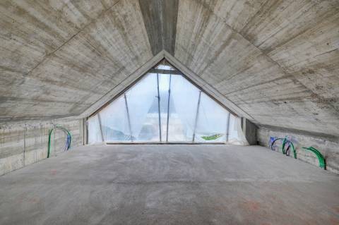 Moradia histórica com garagem a 200 metros praia