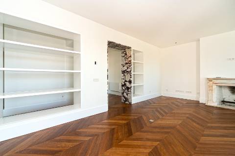 Apartamento T2 totalmente remodelado com vista deslumbrante nas Amoreiras