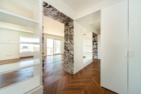 Apartamento T2 totalmente remodelado com vista deslumbrante nas Amoreiras