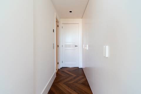 Apartamento T2 totalmente remodelado com vista deslumbrante nas Amoreiras