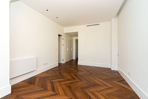 Apartamento T2 totalmente remodelado com vista deslumbrante nas Amoreiras