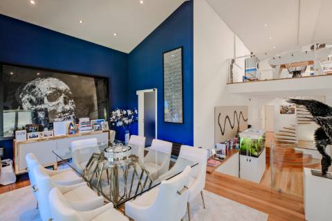 Moradia T4, com garagem, piscina e jardim, em Cascais.
