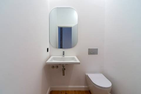 Loft T3 com pé direito duplo e 2 lugares de garagem totalmente recuperado!