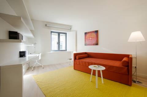 Loft T1, no Chiado com 2 lugares de estacionamento, terraço e arrecadação