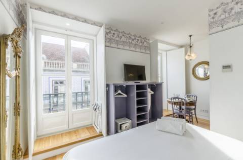 Apartamento T0, na Baixa Pombalina