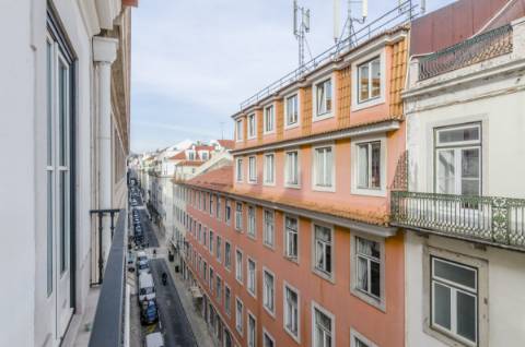 Apartamento T0, na Baixa Pombalina