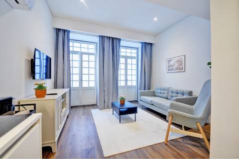 Apartamento T1 no centro do Porto em edifício histórico